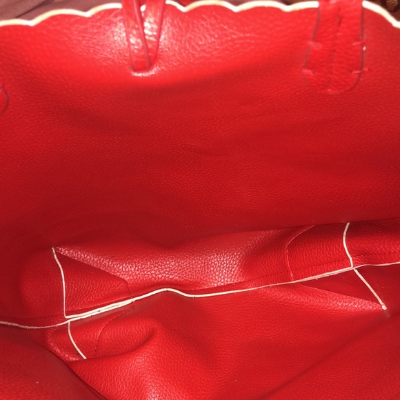 White with red polkadots purse - Picture 2 of 4